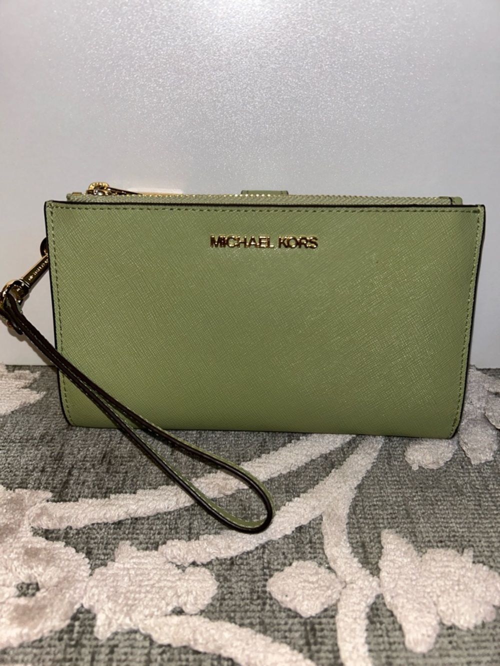 NWOT Michael Kors sage smartphone wristlet wallet